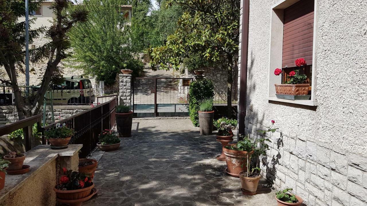 Le Casette Di Civitella La Casa Di Nonna Giulia Civitella Del Lago Exterior photo